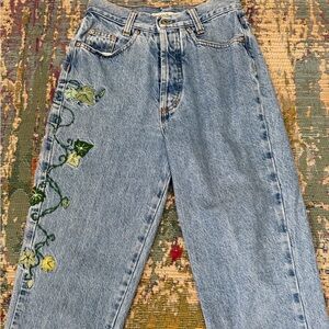 👖Banana Republic Blue Jeans with Green Leaves Embroidery.